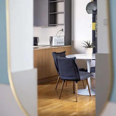 Apartman Superb Location & Cozy With Terrace By Prestige Homes *