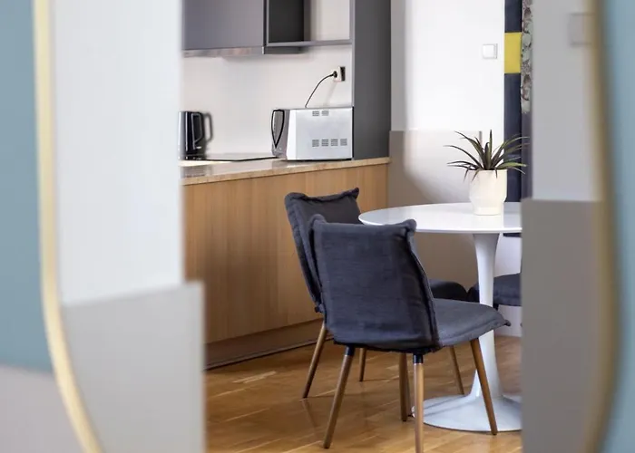 Apartman Superb Location & Cozy With Terrace By Prestige Homes *