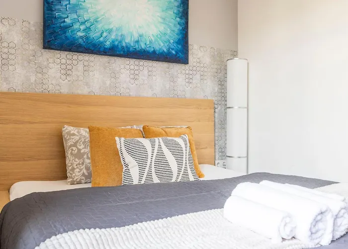 Apartman Superb Location & Cozy With Terrace By Prestige Homes